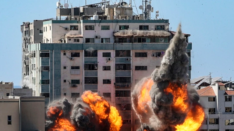 Gazze’de Medya Ofislerinin Bulunduğu Bina Bombalandı