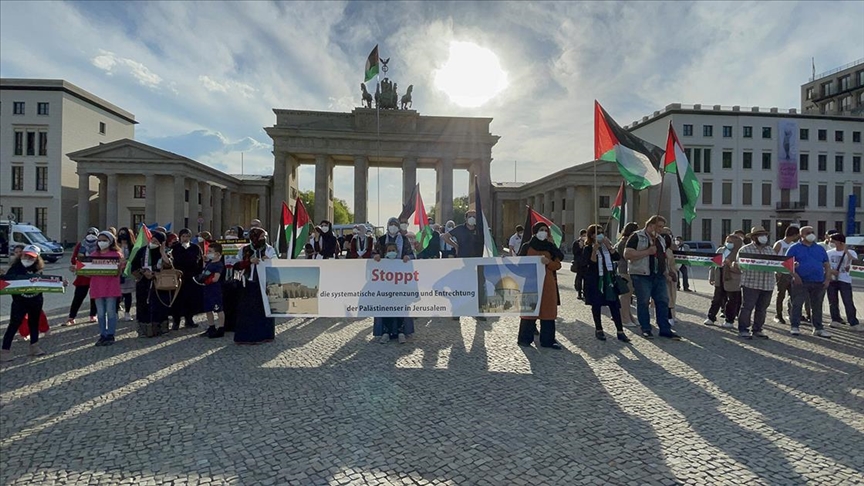 İsrail’in Filistinlilere yönelik saldırıları Berlin’de protesto edildi