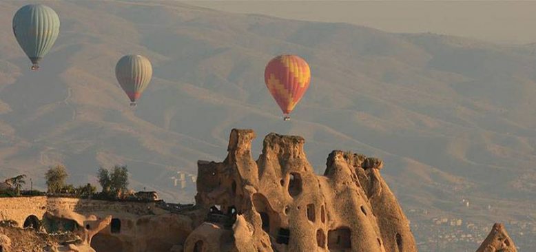 Kapadokya'da balon turları rüzgar nedeniyle iptal edildi