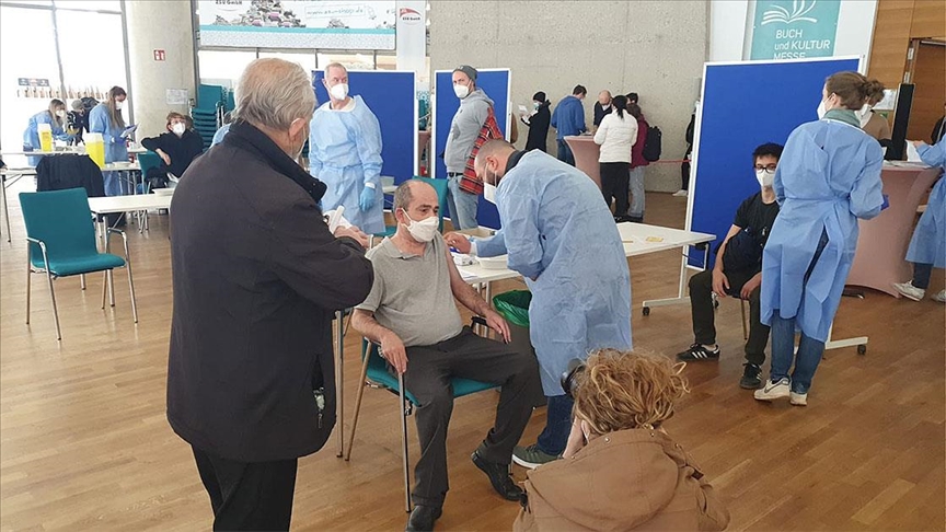 DİTİB Köln Merkez Camisinde Kovid-19'a karşı 1450 kişi aşılandı