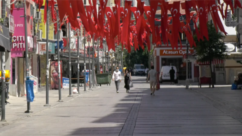 Ramazan Bayramı’nın İlk Gününde Sokaklar Boş