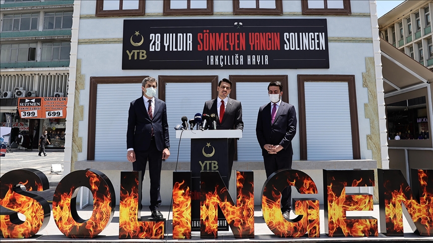 Solingen'deki ırkçı saldırının kurbanları anıldı