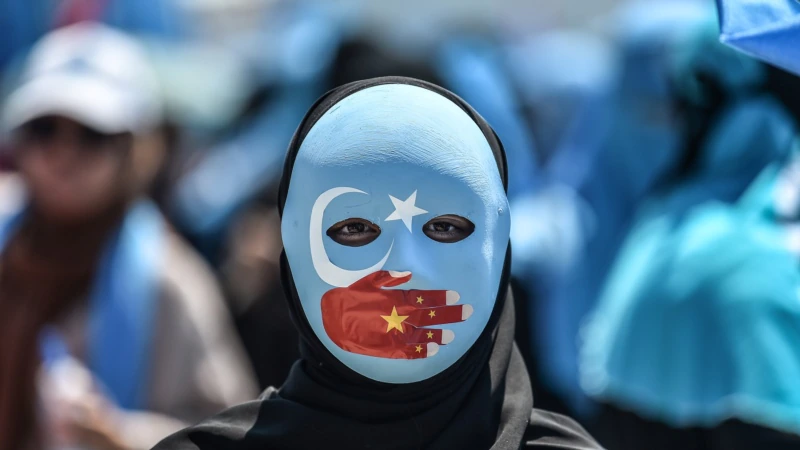 “Çin’in Uygurlar’a Baskısı Yaklaşık 30 Ülkeye Yayıldı” 