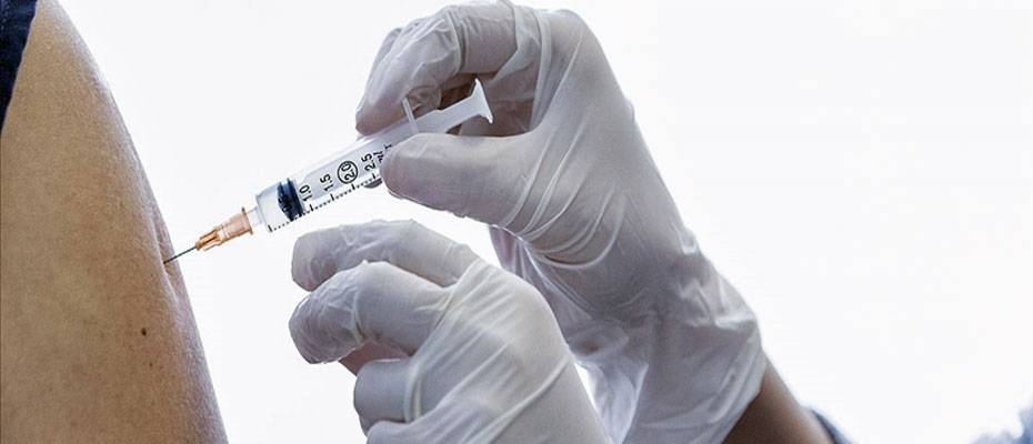 Almanya’da halkın yarısına Kovid-19 aşısının ilk dozu uygulandı
