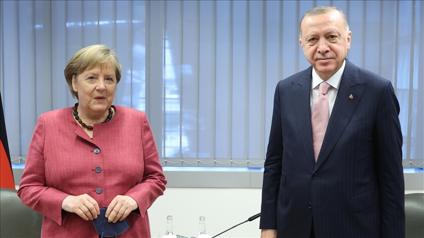 Erdoğan, Merkel ile görüştü