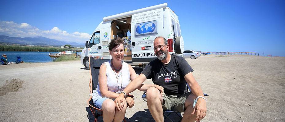 Karavanda yaşayan İngiliz çift, salgın sürecini güvenli buldukları Türkiye’de geçiriyor
