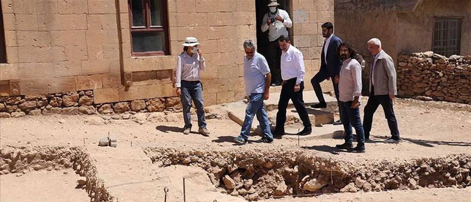 Şanlıurfa’da Neolitik dönemin izlerine rastlanılan ören yerinde kazı başladı