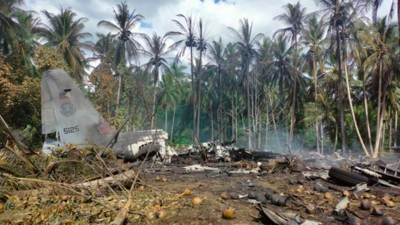 Filipinler’de Askeri Uçak Düştü