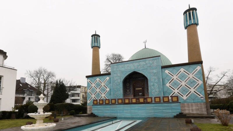Hamburg'da Şii Camisine Boyalı Saldırı