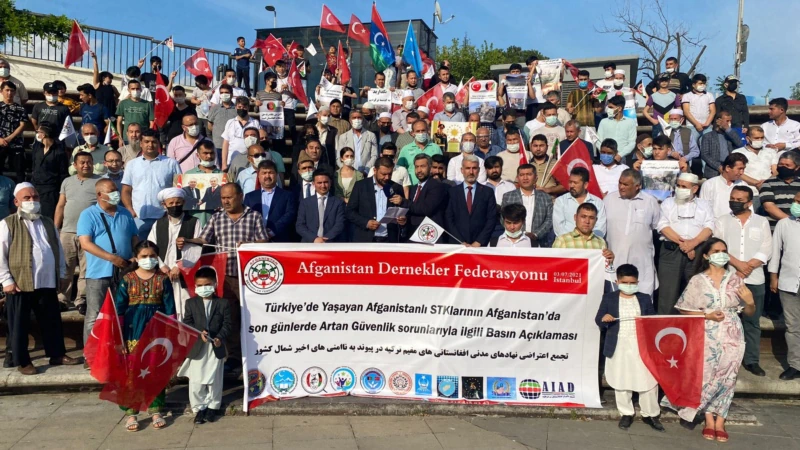 İstanbul’daki Afganlar Taleban’ın Saldırılarını Protesto Etti