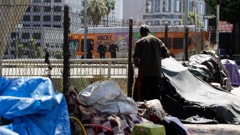 Los Angeles'ta Evsiz Sorunu Giderek Büyüyor