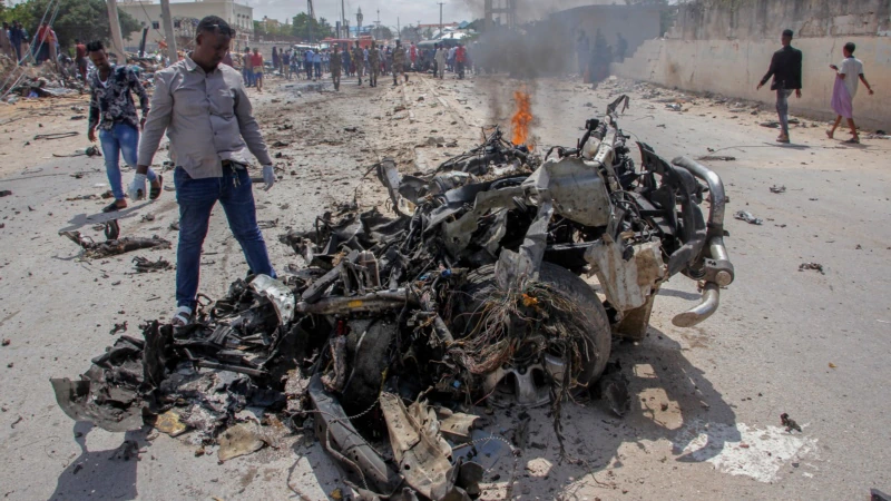 Somali'de Resmi Konvoya İntihar Saldırısı