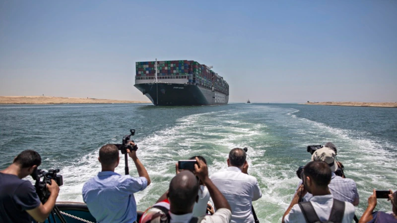 Süveyş Kanalı’nı Tıkayan Gemi 106 Gün Sonra Serbest
