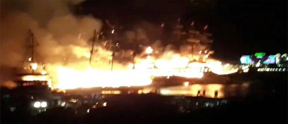 Alanya Türkler’de şok! Tur tekneleri yandı mı yakıldı mı?