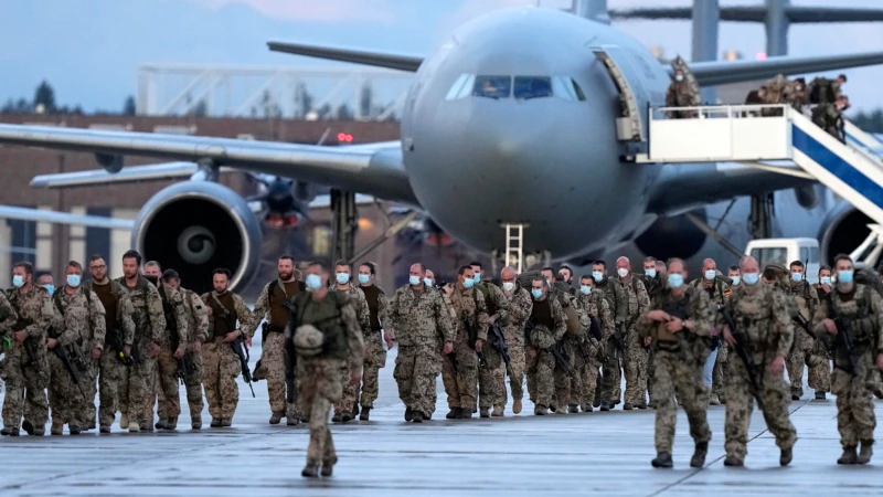 Almanya’da Başbakan Adayları Afganistan’ı Tartıştı