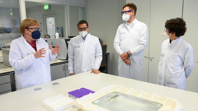 Merkel'den BioNTech'in üretim tesisine ziyaret