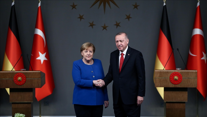 Erdoğan, Merkel ile Afganistan’ı görüştü