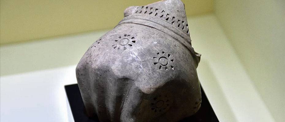 Boğazkale Müzesi’nin 3 bin 600 yıllık ünik eseri: Yumruk biçimli içme kabı