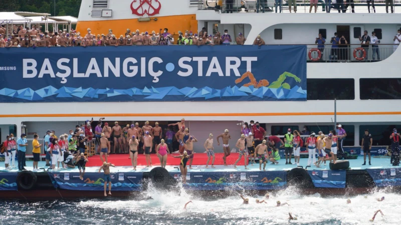 İstanbul’da Kıtalararası Yüzme Yarışı 