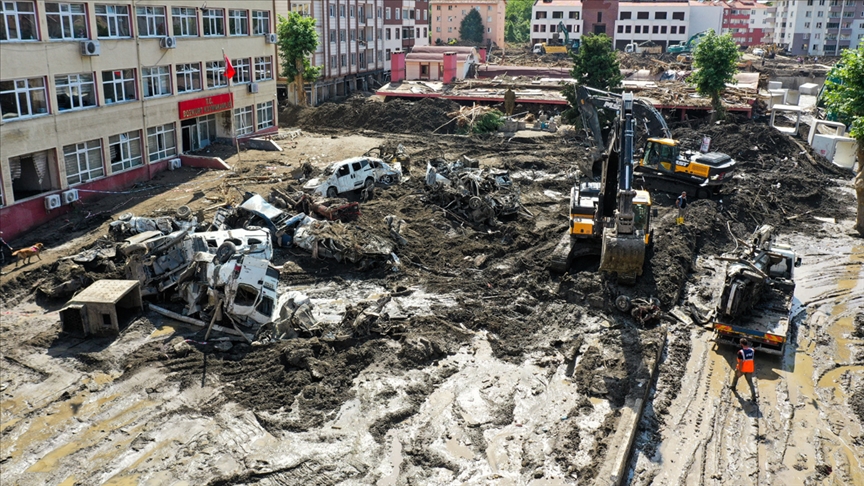 Karadeniz’deki sel felaketinde can kaybı 70’e yükseldi