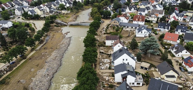 Sel felaketinde zarar gören bölgelerden Merkel'e 'yardım' çağrısı