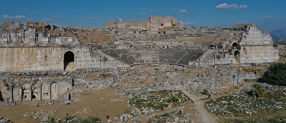 Didim’deki antik kent Miletos’ta 2 bin 400 yıllık iki eve ulaşıldı