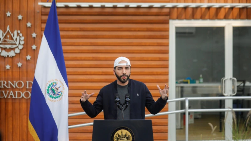 El Salvador Lideri Kendini ‘Diktatör’ Olarak Tanımladı