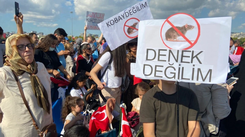 İstanbul’da Toplanan Aşı Karşıtlarından 'Seçim' Tehdidi