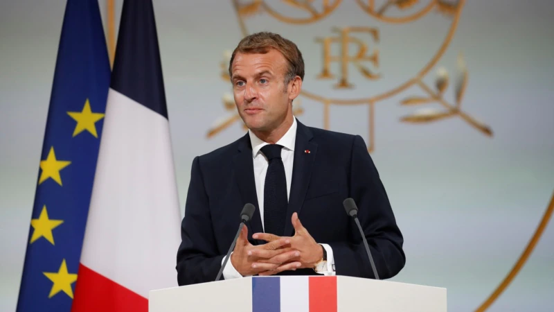 Macron Fransa İçin Savaşan Cezayirliler’den “Af” Diledi