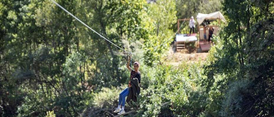 Munzur Çayı üzerine kurulan ‘zipline’ adrenalin tutkunlarının vazgeçilmezi oldu