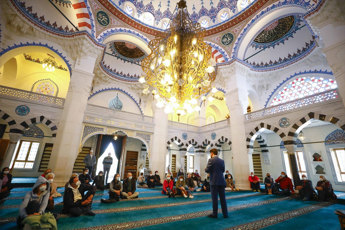 Almanya’daki camilerde ‘Açık Kapı Günü’ etkinliği düzenlendi