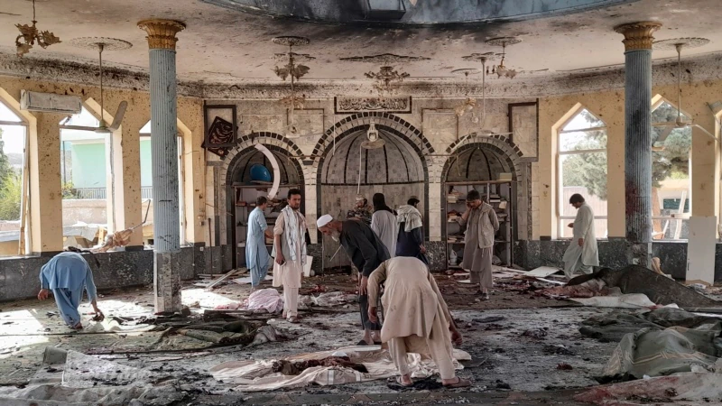 Afganistan’da Şii Camisine İntihar Saldırısı 