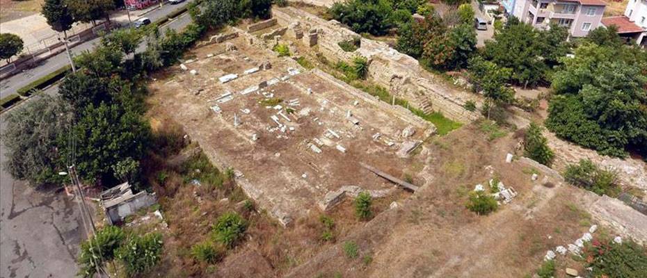 İznik’te nekropol kazısında bulunan iki lahitten mumyalanmış 3 iskelet çıktı