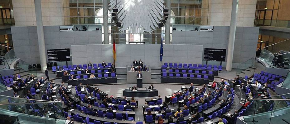 Almanya'da herkes için aşı zorunluluğu tartışılıyor