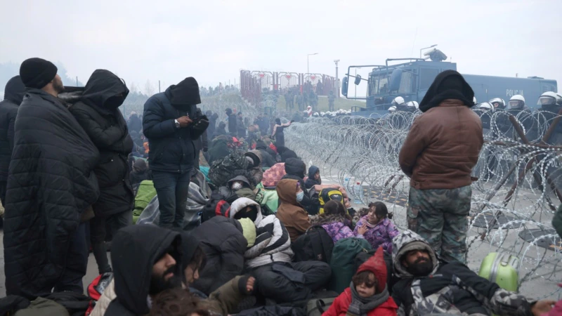 “Belarus Göçmenleri Sınır Kampından Uzaklaştırıyor”