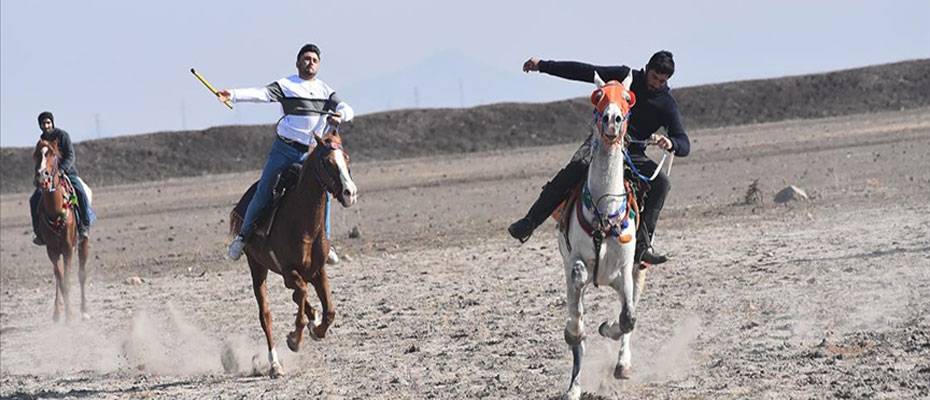 Kars’ta ata sporu ‘cirit’ köylüler tarafından yaşatılıyor