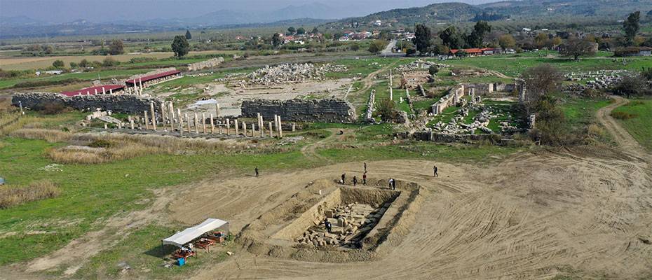 Magnesia Antik Kenti’ndeki ‘Zeus Tapınağı’ ortaya çıkarılıyor