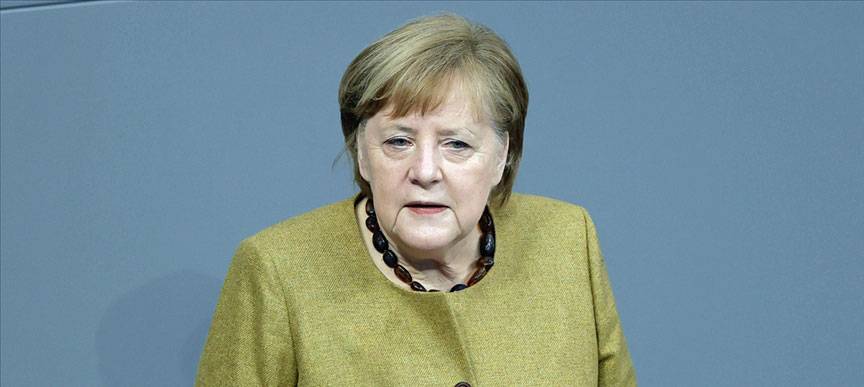 Merkel: ‘Dördüncü dalga ülkemizi tüm gücüyle vuruyor’