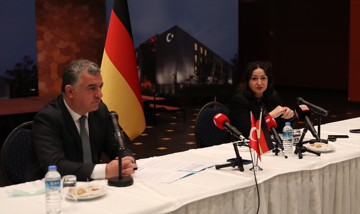 Büyükelçi Şen ve Eyalet Sağlık Bakanı Kalaycı’dan Almanya’daki Türklere aşı çağrısı