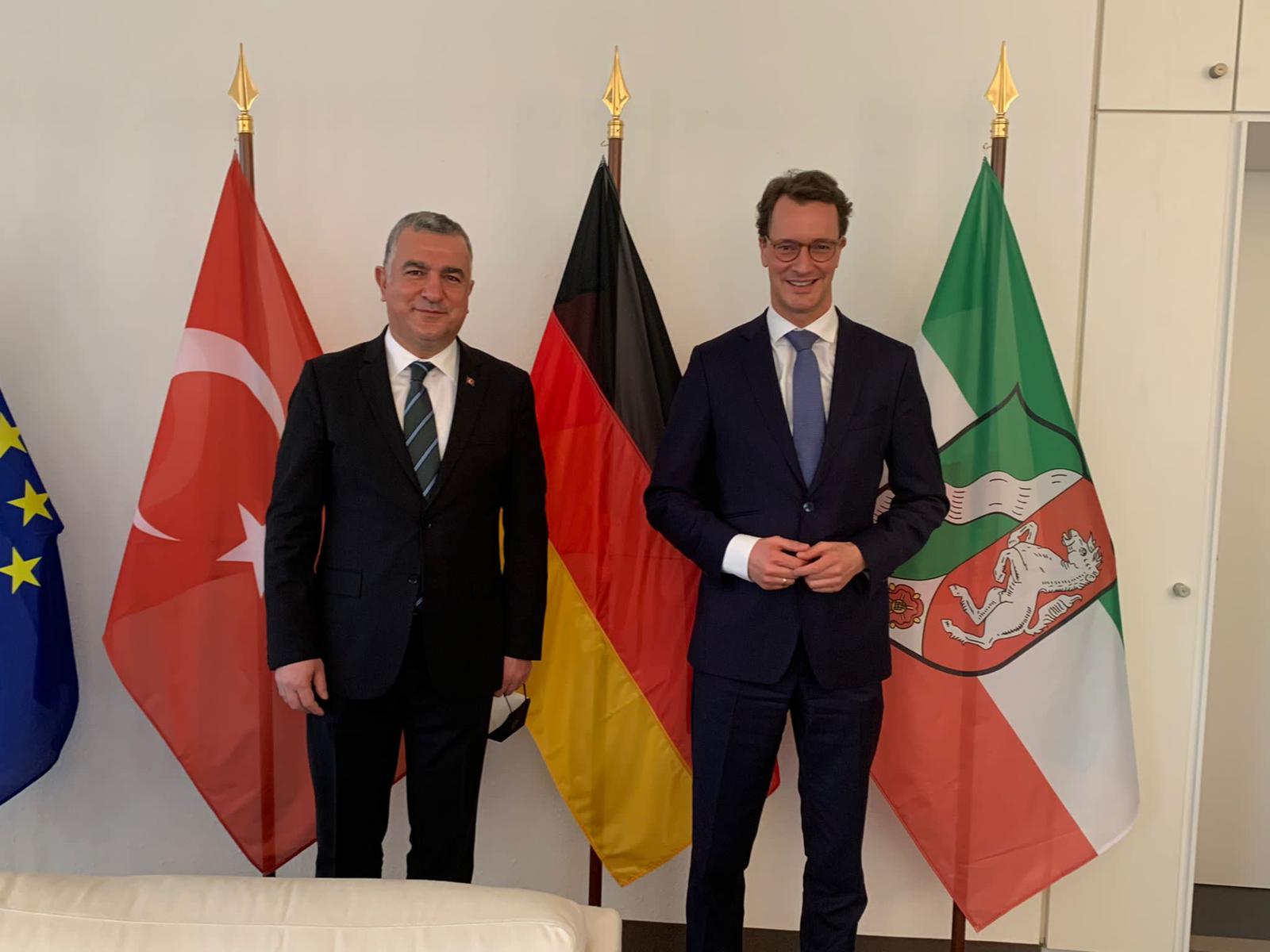 Türkiye'nin Berlin Büyükelçisi Şen, KRV Eyaleti Başbakanı Wüst ile görüştü