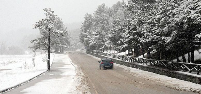 Afyonkarahisar, Bolu ve Düzce'de kar yağışı etkili oluyor