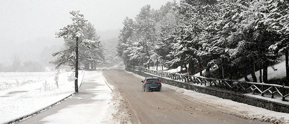Afyonkarahisar, Bolu ve Düzce’de kar yağışı etkili oluyor