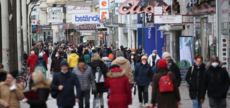 Avusturya’da 20 günlük kapanmanın ardından alışveriş yerleri yeniden açıldı