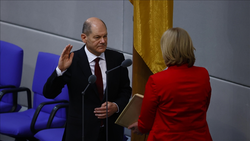 Scholz, Cumhurbaşkanı Steinmeier’den atama belgesini aldı