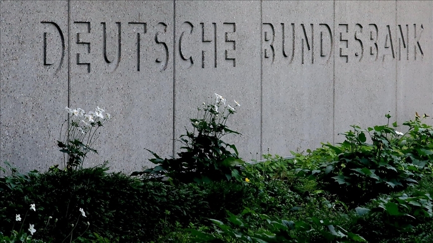Bundesbank, Almanya'nın 2021 ve 2022 büyüme görünümünü düşürdü