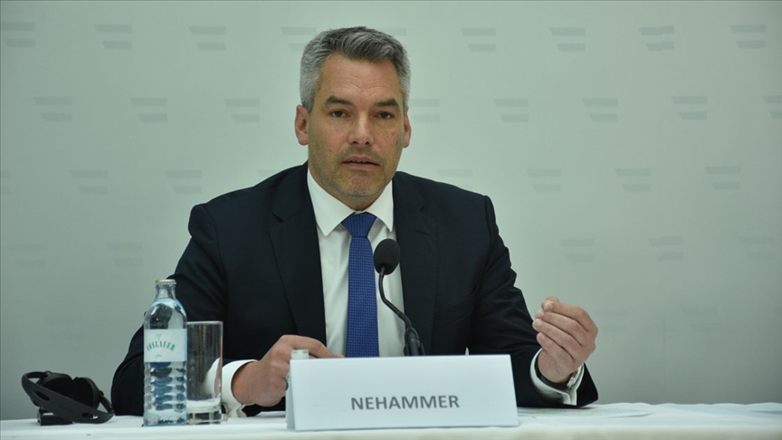 Avusturya’da yeni başbakan Karl Nehammer oldu