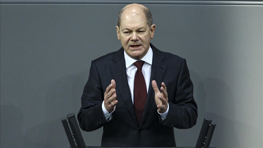 Scholz: “Vladimir Putin, Ukrayna halkına karşı suç işliyor”