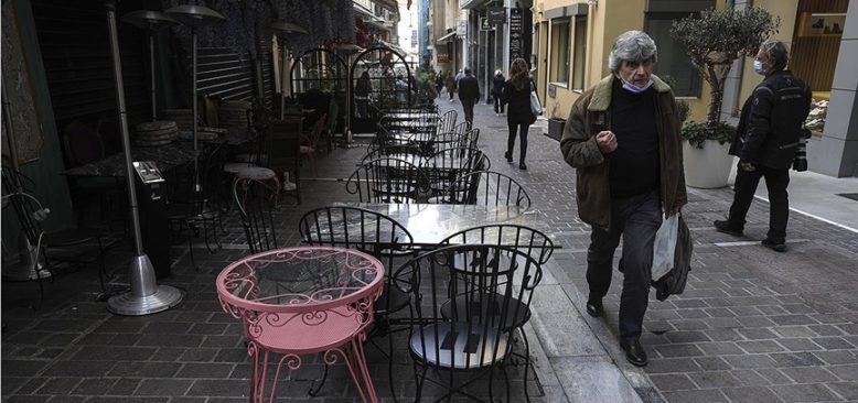 Yunanistan'da vaka sayısı bir günde iki katın üzerinde arttı