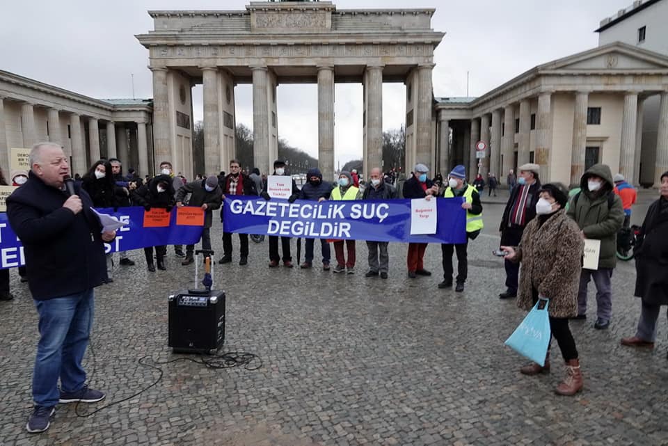 Sedef Kabaş için Berlin’de sokağa çıktılar