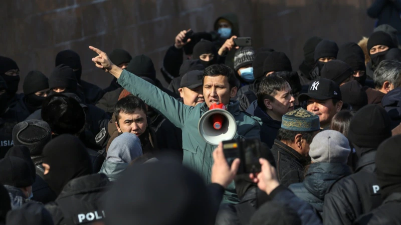Akaryakıt Zammı Kazakistan’da Halkı Sokağa Döktü